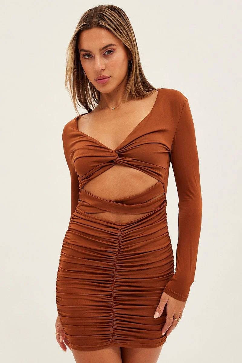 Brown Twist Front Ruched Bodycon Dress - Image 3