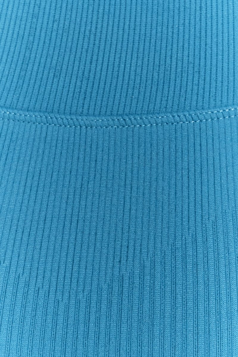 Green Seamless Zip Top And Bike Shorts Activewear Set - Image 6