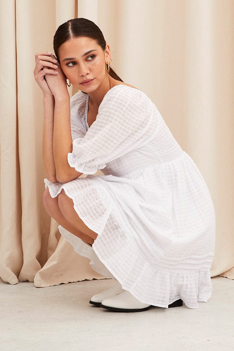 White Fit And Flare Dress Short Sleeve Sweetheart Neck - Image 4